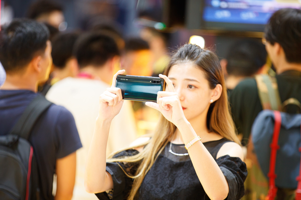 vivo首款商用5G手機(jī)iQOO Pro：5G 6天線規(guī)劃速度起飛
