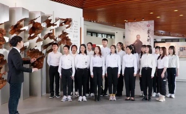 北京澳門大學(xué)生隔空合唱七子之歌